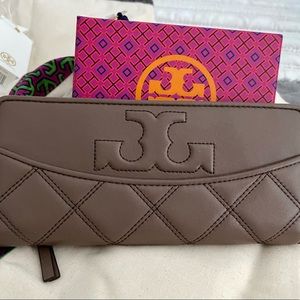 Tory Burch Fleming Slim Diamond Quilted Wallet, Hard to Find Color!